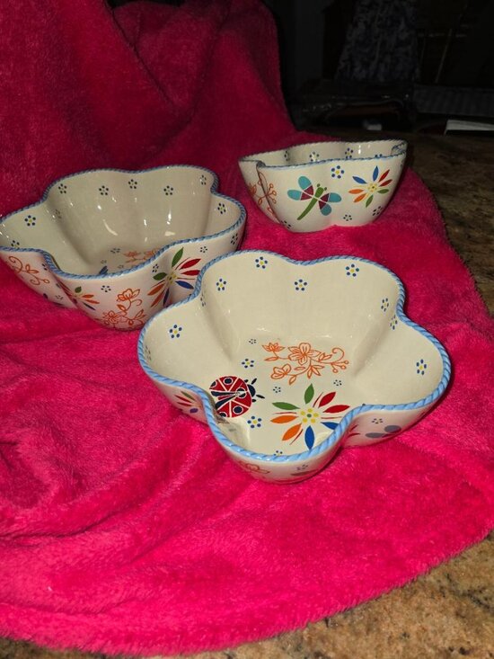 Temptations Other - Temp-tations Set of 3 Figural Nesting Bowls - NEW - Seasonal Garden Pattern